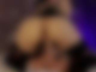 Renatta Cruz's Live Sex Cam Show