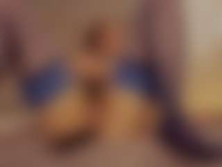 Live cam show with Renatta Cruz - Small Tits on Camsoda