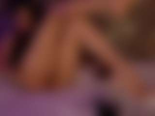 Live cam show with Renatta Cruz - Bedroom on Mixed Magazine Live