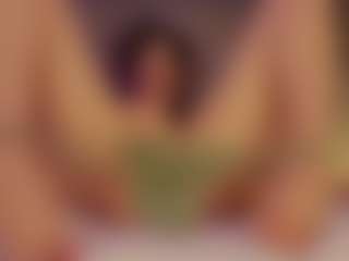 Renatta Cruz's Live Sex Cam Show