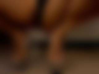 Live cam show with Renatta Cruz - Athletic Bedroom on crypto-cams