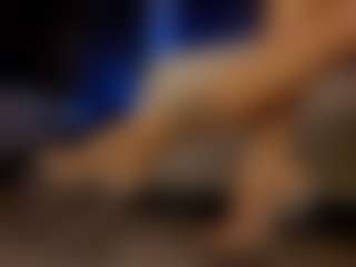 Live cam show with Renatta Cruz - Athletic Amateur on Uber Horny