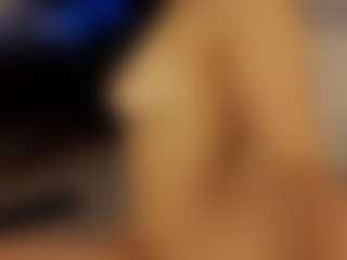 Renatta Cruz's Live Sex Cam Show