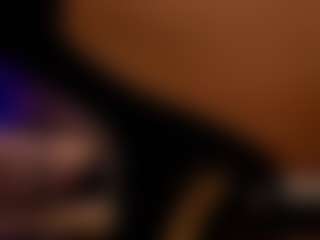 Live cam show with Renatta Cruz - Average on Camsoda