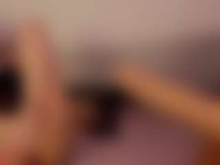 Live cam show with Renatta Cruz - Athletic Cum on Soda Cam
