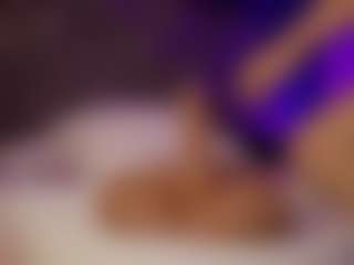 Live cam show with Renatta Cruz - Spank on Camming Site