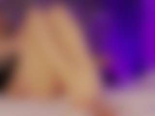 Live cam show with Renatta Cruz - Amateur on Camsoda