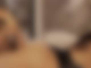 Renatta Cruz's Live Sex Cam Show