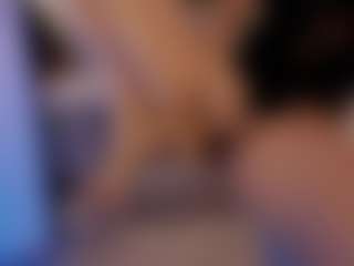 Live cam show with Renatta Cruz - Brown Hair Petite on camwithhim.com
