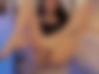Renatta Cruz's Live Sex Cam Show