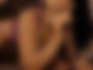 Live cam show with Renatta Cruz - Blowjob Brown Hair on livesuperchat.net