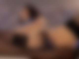 Live cam show with Renatta Cruz - Lush Brown Hair on Camsoda