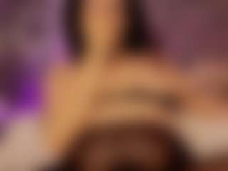 Live cam show with Renatta Cruz - Lush on Camsoda