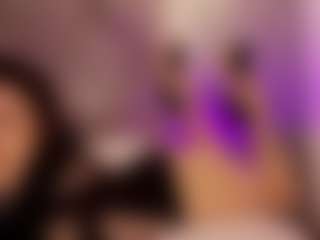 Renatta Cruz's Live Sex Cam Show