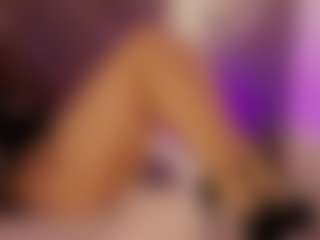 Renatta Cruz's Live Sex Cam Show