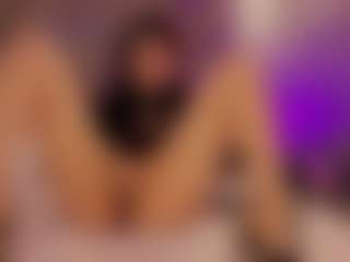 Renatta Cruz's Live Sex Cam Show