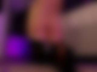 Renatta Cruz's Live Sex Cam Show