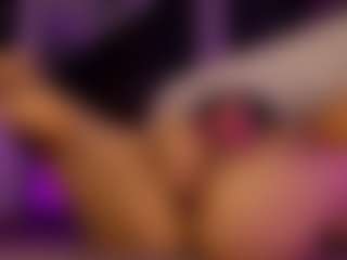 Renatta Cruz's Live Sex Cam Show