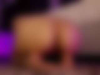 Renatta Cruz's Live Sex Cam Show