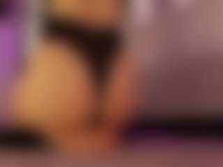 Live cam show with Renatta Cruz - Athletic Amateur on Camsoda