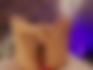 Renatta Cruz's Live Sex Cam Show
