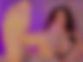 Live cam show with Renatta Cruz - Fetish Brown Hair on CamwithHer
