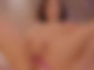 Live cam show with Renatta Cruz - Amateur on Camsoda