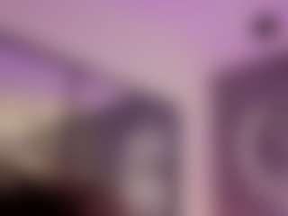 Live cam show with Renatta Cruz - Lesbian on Camsoda