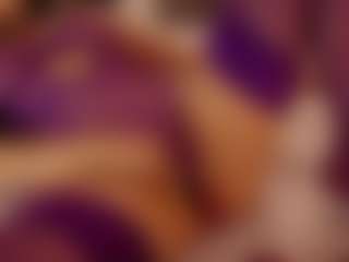 Live cam show with Renatta Cruz - Lovense Petite on Cam Slut