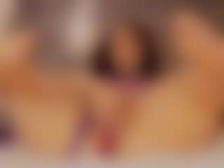Renatta Cruz's Live Sex Cam Show