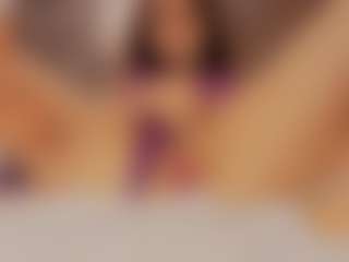 Renatta Cruz's Live Sex Cam Show
