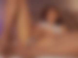 Renatta Cruz's Live Sex Cam Show