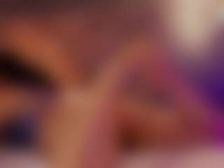 Renatta Cruz's Live Sex Cam Show