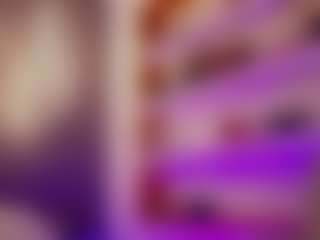Live cam show with Renatta Cruz - Strip Brown Hair on friskycurves.com
