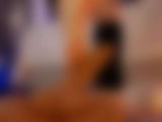 Live cam show with Renatta Cruz - Dildo Or Vibrator on Livezox