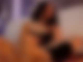 Live cam show with Renatta Cruz - Petite on studioflirtlive.com