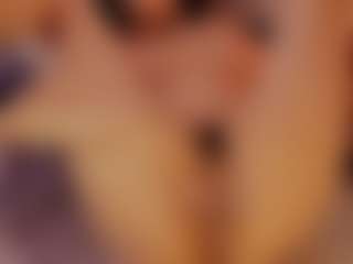 Live cam show with Renatta Cruz - Athletic on Sweet Sext