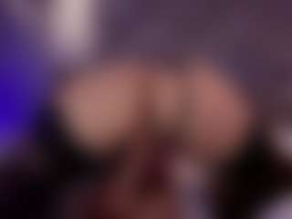 Renatta Cruz's Live Sex Cam Show