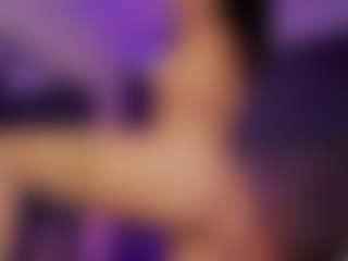 Live-Cam-Show mit Renatta Cruz - Small Tits auf Camsoda
