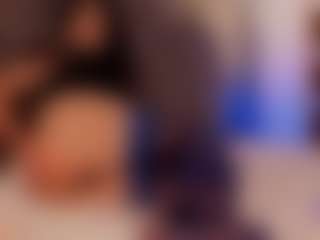 Live cam show with Renatta Cruz - Dildo Brown Hair on livesuperchat.net