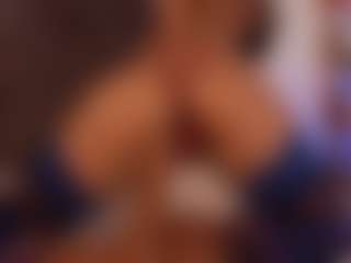Renatta Cruz's Live Sex Cam Show