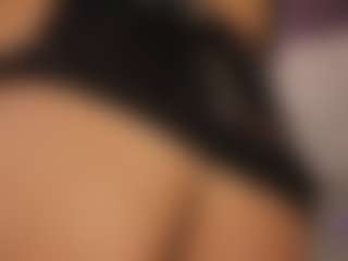 Renatta Cruz's Live Sex Cam Show