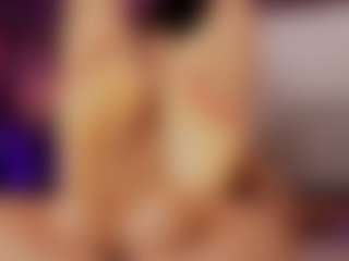 Renatta Cruz's Live Sex Cam Show