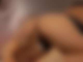 Live cam show with Renatta Cruz - Lush Brown Hair on Camsoda