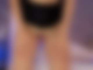 Live cam show with Renatta Cruz - Dildo Brown Hair on Camiplay Live