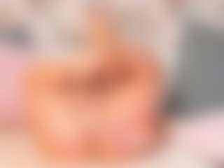 RubiReed MILF webcam performer live streaming