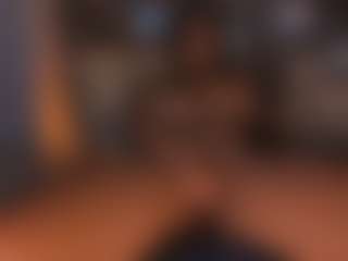 Live cam show with SofiaReyes - Office on milfzrlive.com