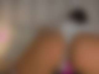 Live cam show with SofiaReyes - Dirty Talk on thefappeningchat.com