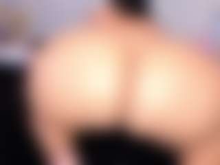 - K Y A N A - MILF webcam performer live streaming