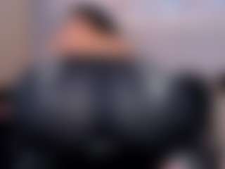 - K Y A N A - MILF webcam performer live streaming
